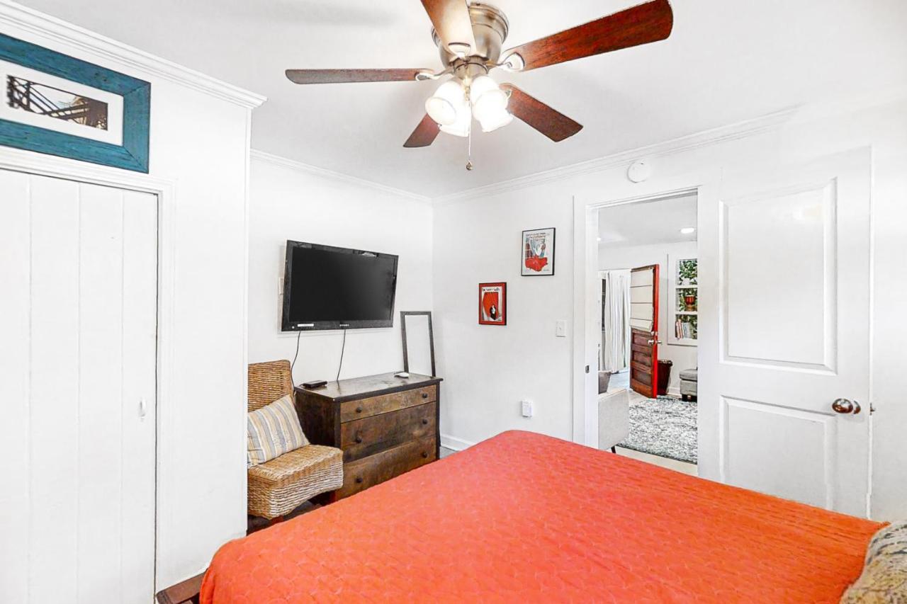 Beach Bum Bungalow Folly Beach Bagian luar foto